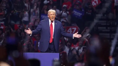 Donald Trump tacha de ridícula la nueva acusación contra él y cree que habría que desestimarla