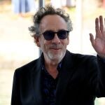 Tim Burton durante su llegada al Festival de Venecia 