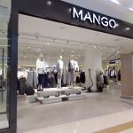 Tienda Mango en la ciudad de Xiamen, China.