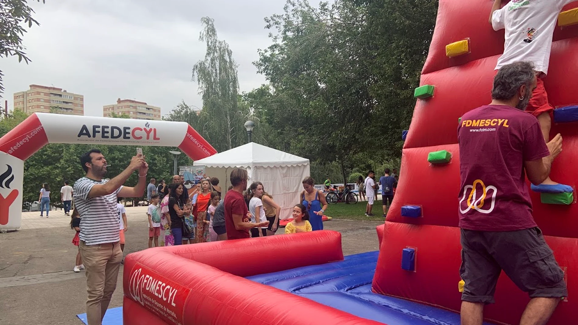 AFEDECYL celebra su VIII Feria del Deporte en el paseo de Las Moreras de Valladolid