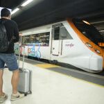 Economía.- Los sindicatos presentan una comisión de conflictos previa a una huelga en Renfe por el traspaso de Rodalies