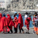 Rescatado un cayuco a la deriva con 120 migrantes a unas 320 millas de Gran Canaria