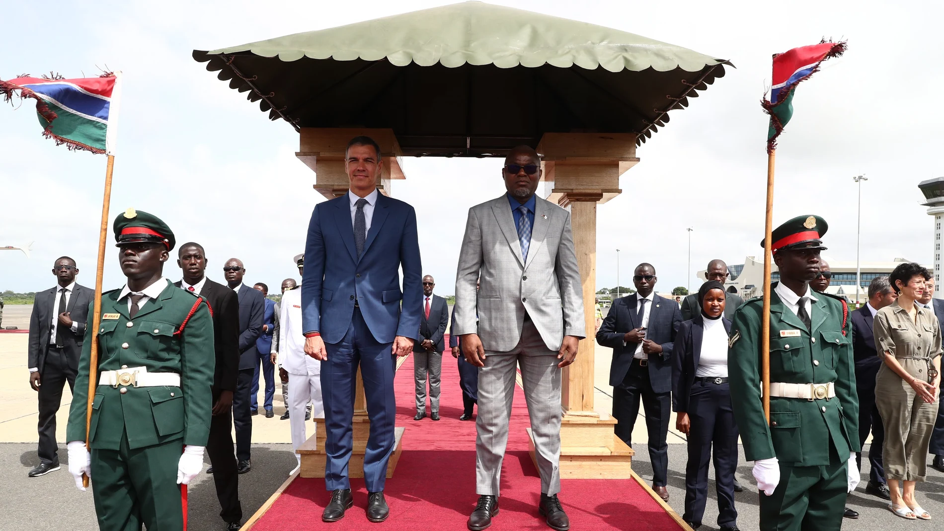 El presidente del Gobierno de España, Pedro Sánchez Pedro Sánchez y el vicepresidente de la República de Gambia, Muhammad B.S. Jallow, ayer El presidente del Gobierno de España, Pedro Sánchez Pedro Sánchez y el vicepresidente de la República de Gambia, Muhammad B.S. Jallow, ayer