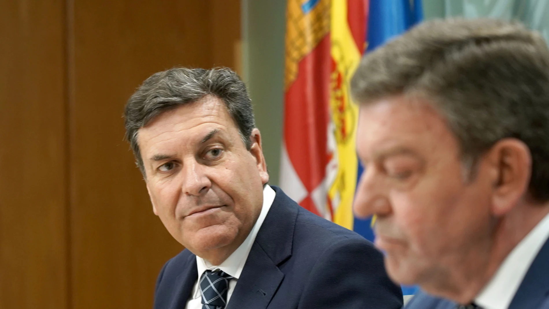 Los consejeros Carlos Fernández Carriedo y Luis Miguel González Gago explican los acuerdos del Consejo de Gobierno