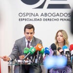 Rueda de prensa Abogados de la familia Arrieta, Juan Gonzalo Ospina y Beatriz Uriarte.