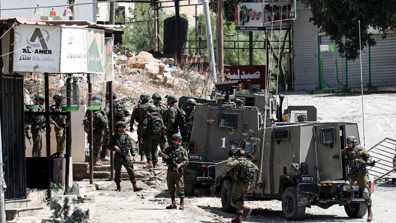 El Ejército de Israel mata a cinco palestinos "escondidos" en una ...