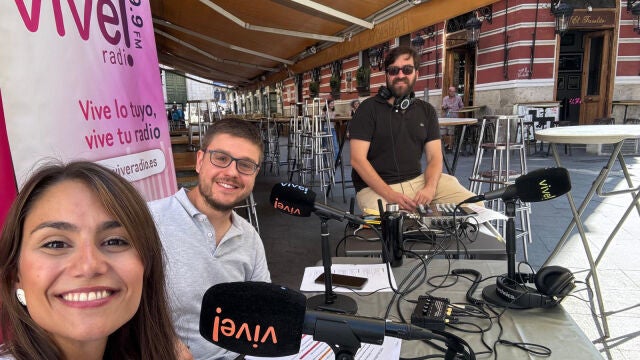  Lidia Veiga y Diego Rivera encabezan el equipo de profesionales de Vive! Radio que contará, minuto a minuto, toda la información sobre las más de mil actividades previstas en estos diez días de fiestas