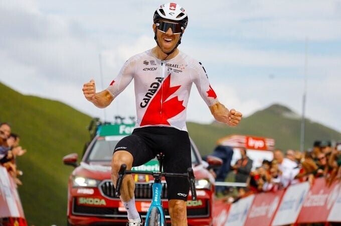 AV.- Ciclismo/Vuelta.- El canadiense Michael Woods gana en los Ancares y Roglic se acerca al liderato