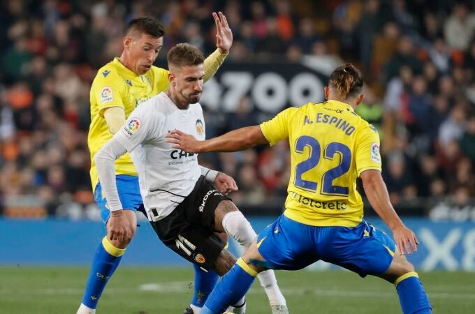 Samu Castillejo con el Valencia