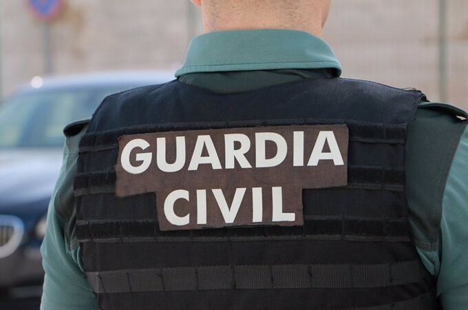 Un agente de la Guardia Civil