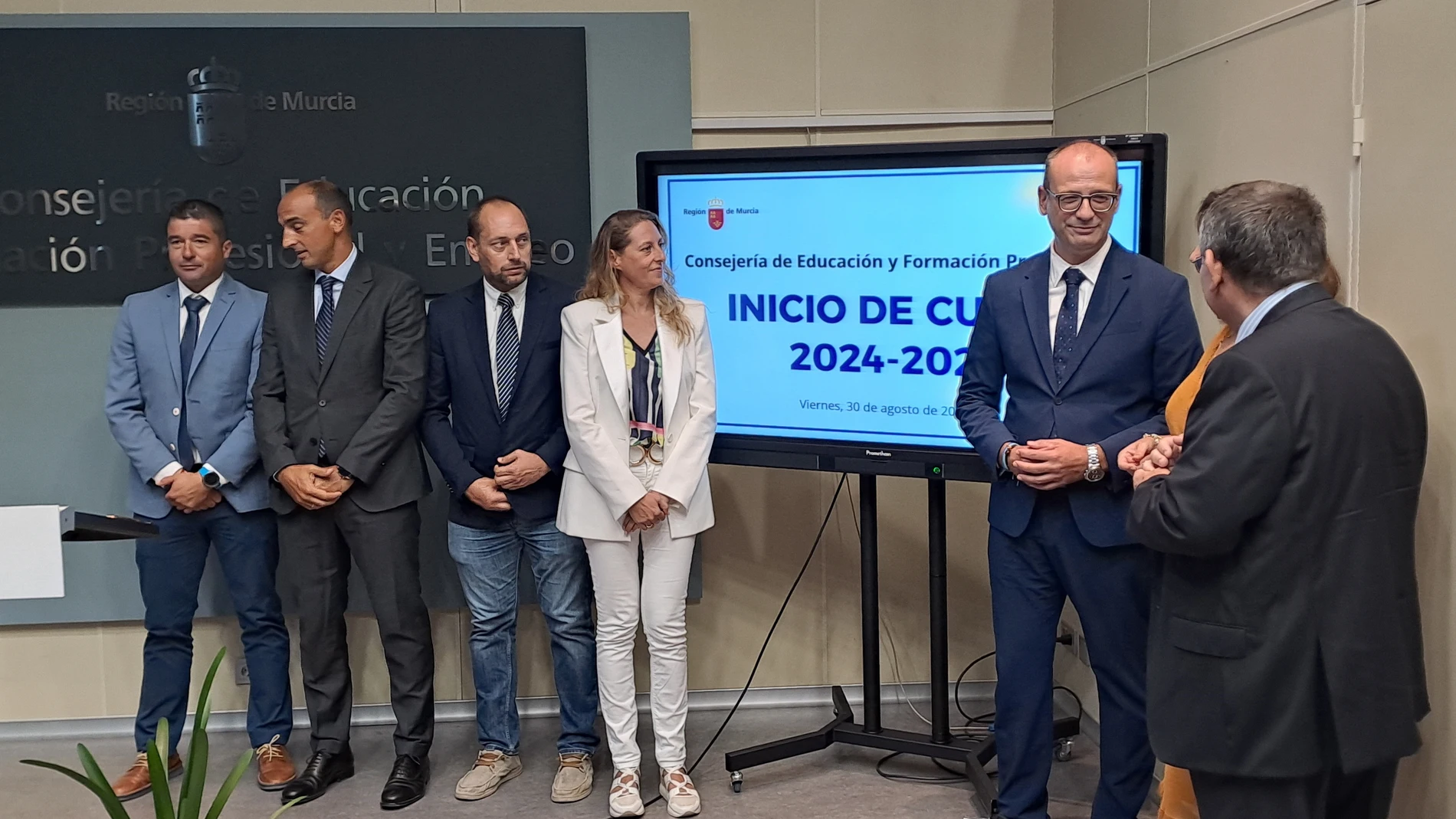 El consejero de Educación y Formación Profesional, Víctor Marín, presenta las novedades del inicio de curso 2025-2025