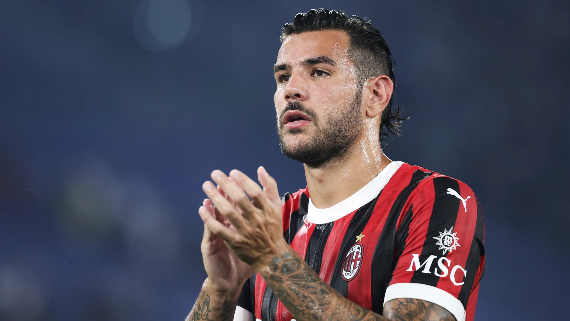 Theo Hernandez of Milan greets his fans at the end of the Italian championship Serie A football match between SS Lazio and AC Milan on 31 August 2024 at Stadio Olimpico in Rome, Italy - Photo Federico Proietti / DPPI AFP7 31/08/2024 ONLY FOR USE IN SPAIN
