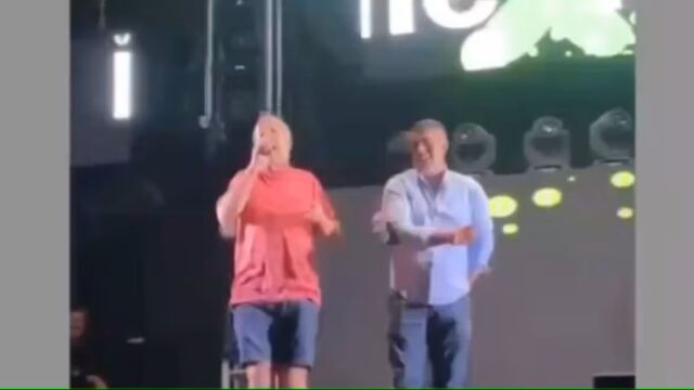 Alcalde de Vita, Ávila, cantando canción pederasta en las fiestas 