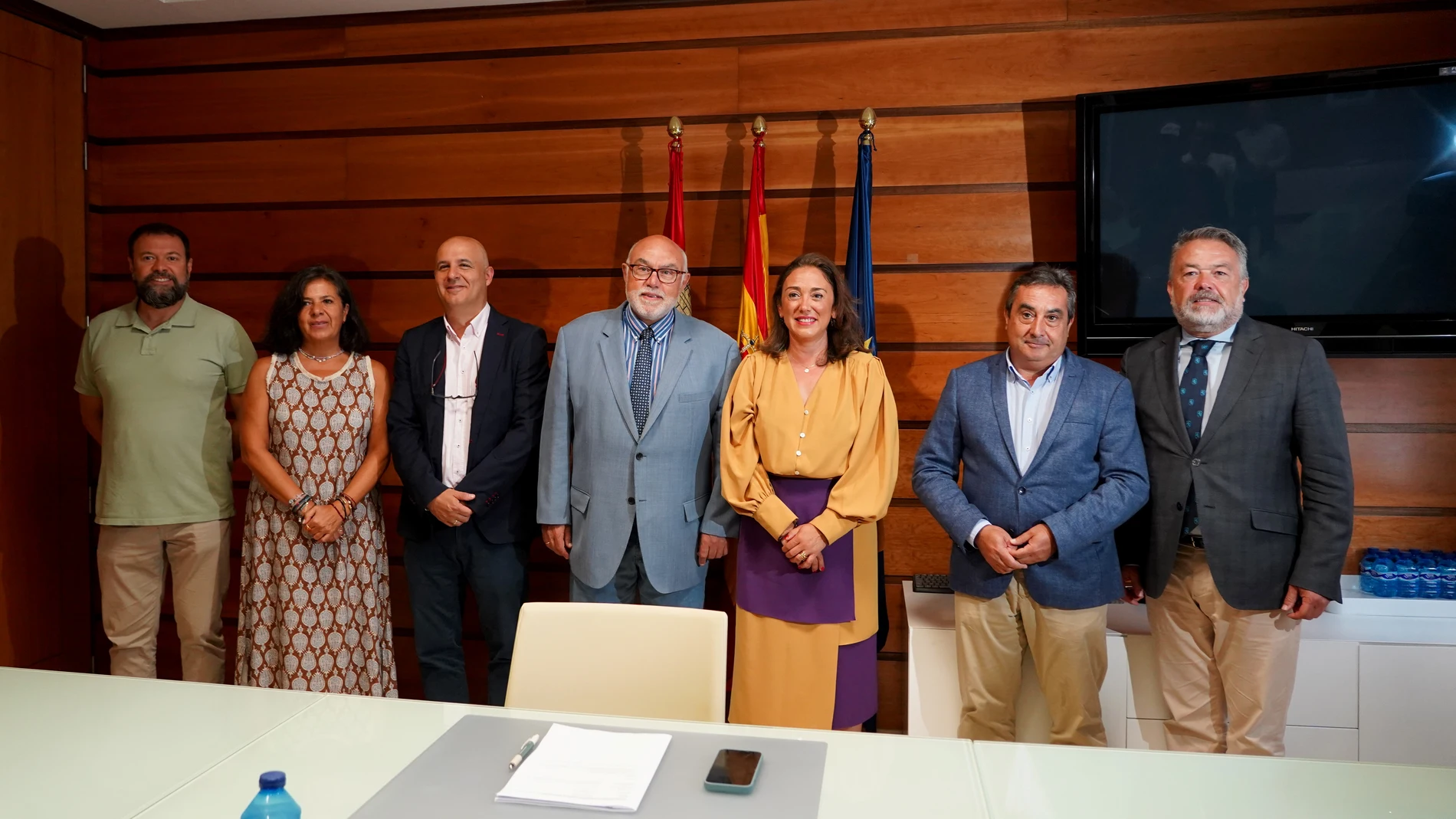 González Corral junto a Francisco Rodríguez, entre otros, durante el encuentro