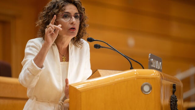 Montero rinde cuentas en el Senado sobre el cupo catalán ante los recelos internos del PSOE y las críticas del PP