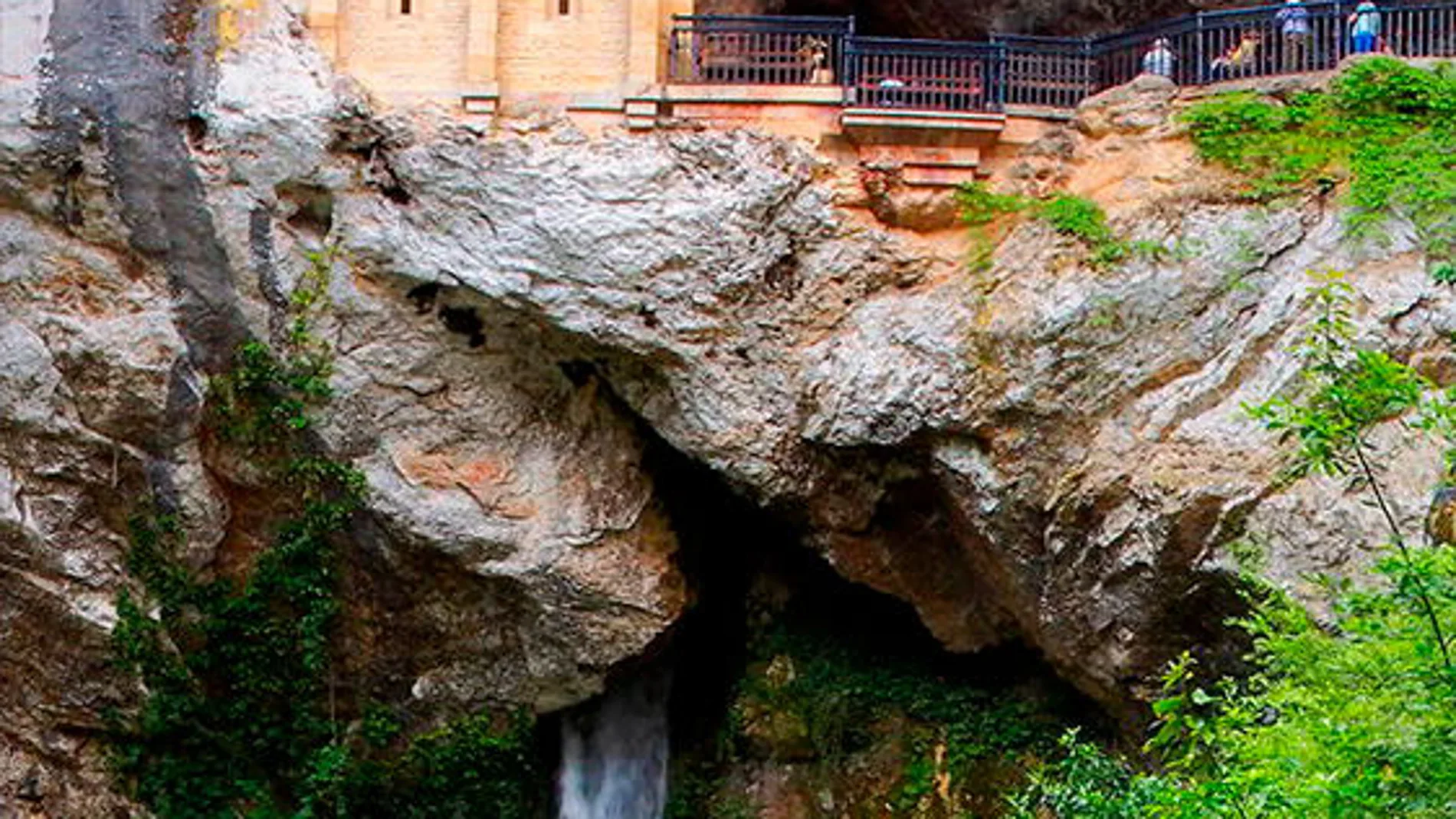 Cueva de Covadonga