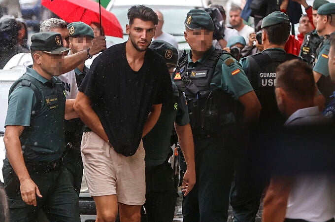Rafa Mir, en el momento de llegar a los juzgados para declarar