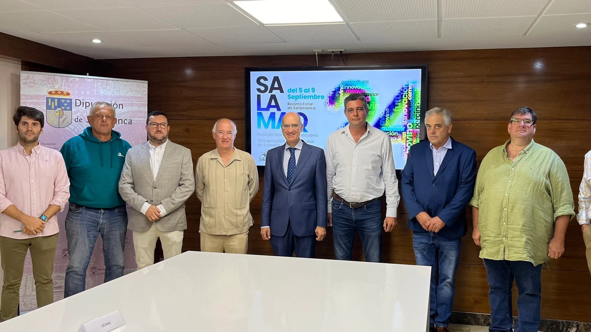 Firma del convenio por parte de la Diputación de Salamanca