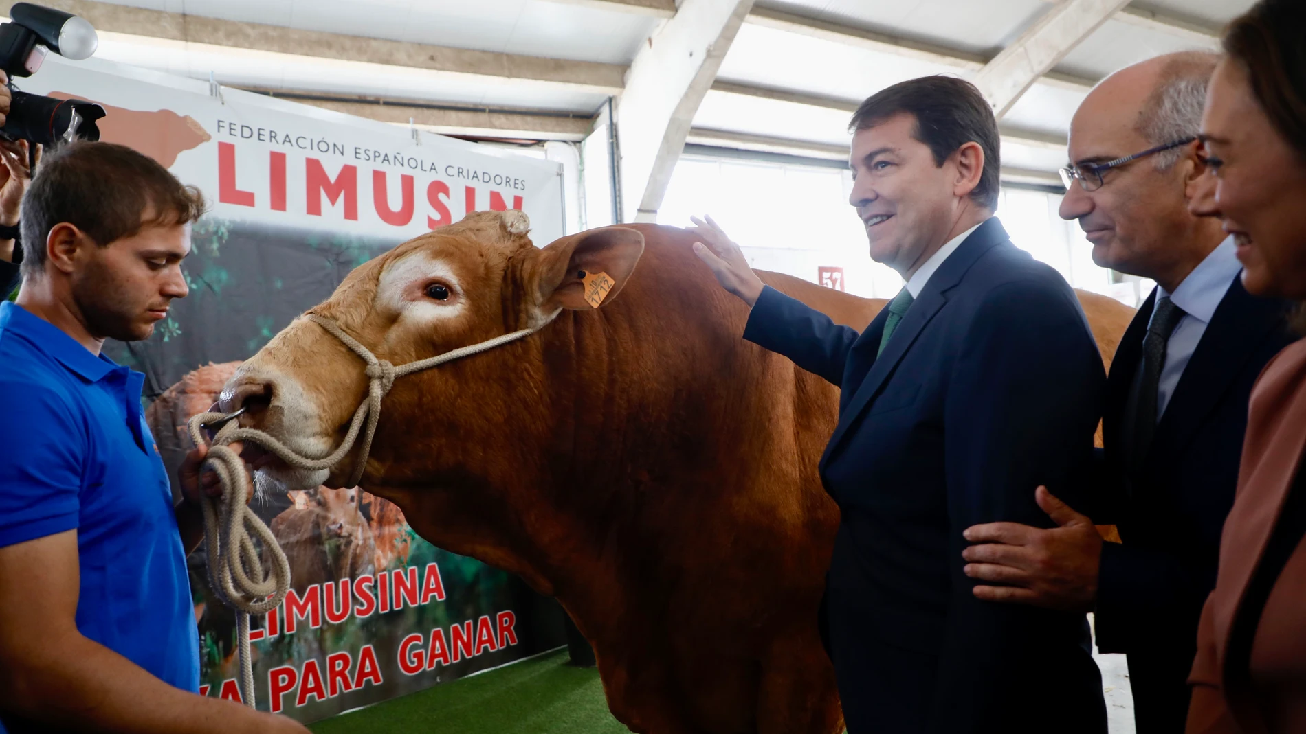 Mañueco inaugura Salamaq24
