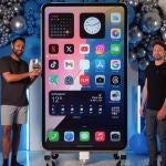 El iPhone más grande del mundo: tiene una pantalla de 88 pulgadas y ha costado 70.000 dólares