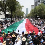 Jueces de todo México y grupos civiles instalan campamento en el Senado contra la reforma