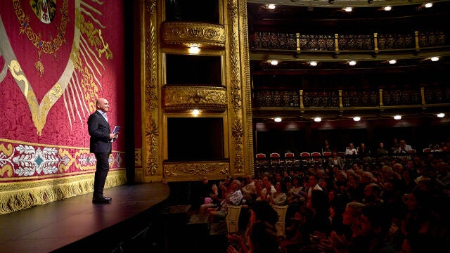 Eduardo Vasco, esta mañana, sobre el escenario del Teatro Español 