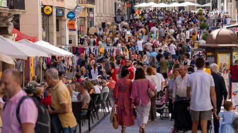 Más de 30 comercios de Teruel sacan este sábado a la calle sus productos con descuentos