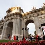 Pasarela de moda en la Puerta de Alcalá por la semana de la moda de Madrid. © Jesús G. Feria.