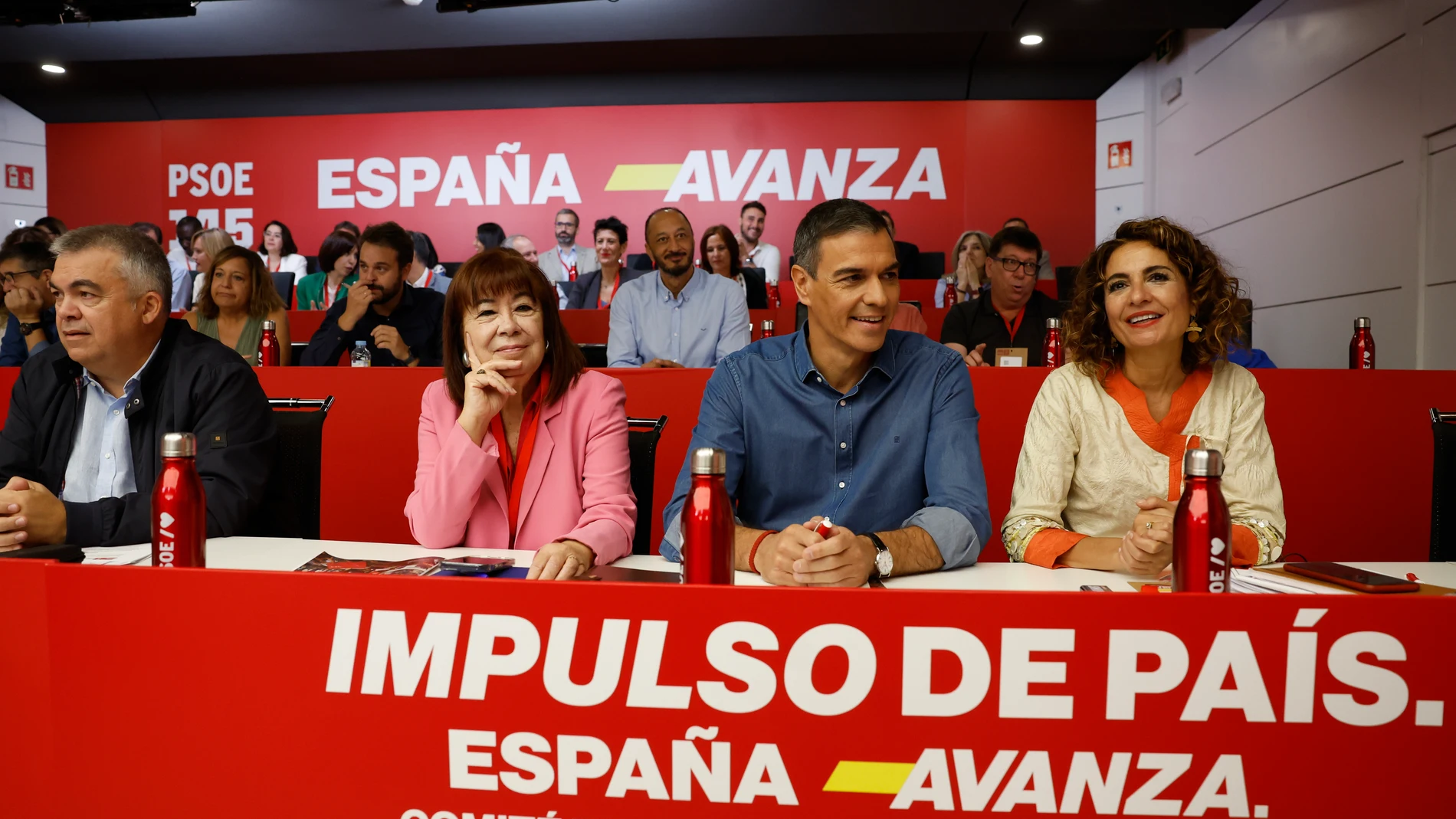 -FOTODELDIA- MADRID, 07/09/2024.- El líder socialista y presidente del Gobierno, Pedro Sánchez (2d), durante el Comité Federal del PSOE este sábado en Madrid. EFE/ Juanjo Martín