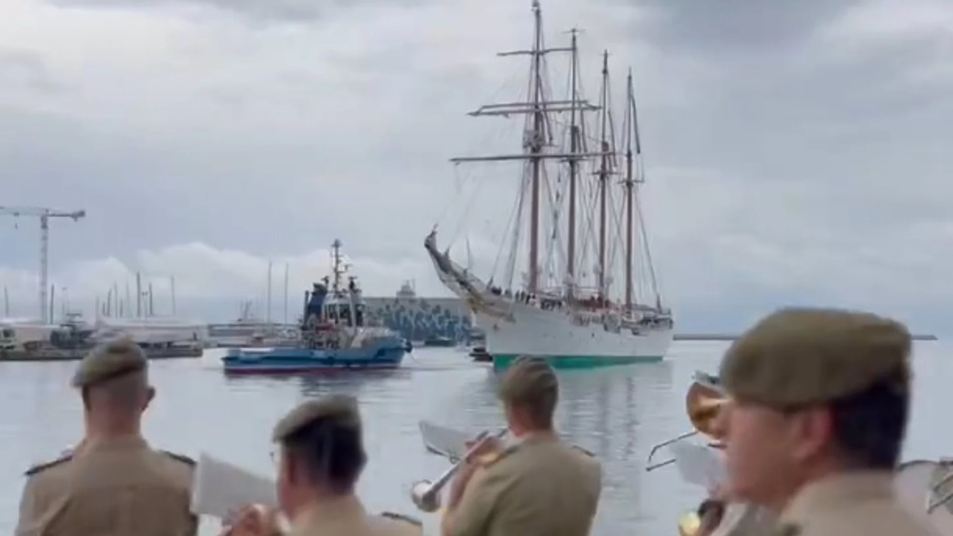 El buque Juan Sebastián de Elcano llega a Barcelona y abre sus puertas por una semana