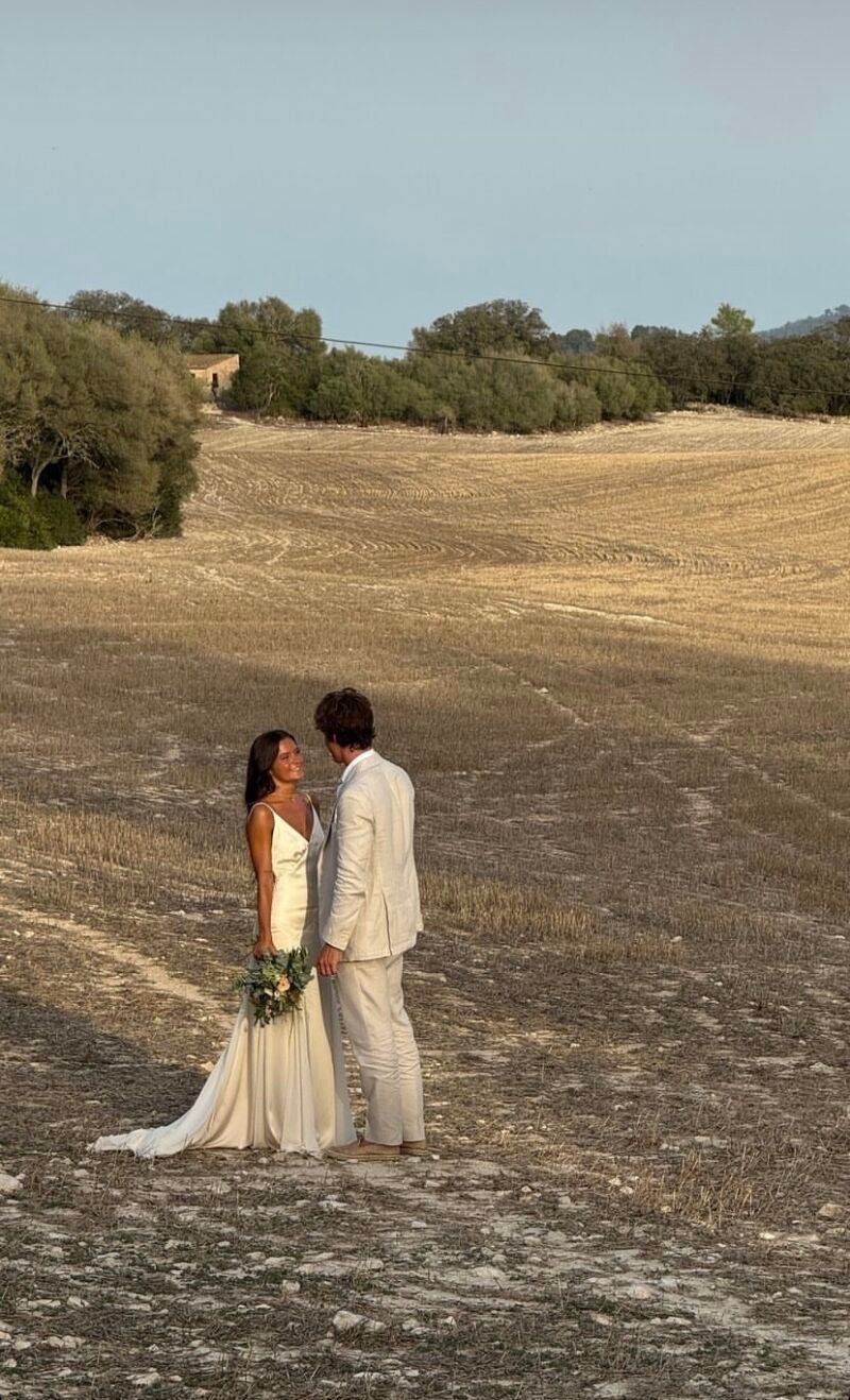 Vestido de novia de Bea Gimeno en su boda con el hijo de Emilio Aragón en Mallorca.