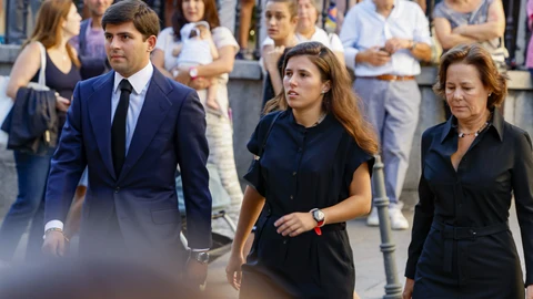 Teresa Urquijo en el funeral de Juan Gómez-Acebo.