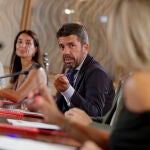 El president de la Generalitat, Carlos Mazón, preside el pleno del Gobierno valenciano que se reúne este lunes por la tarde de forma extraordinaria para aprobar la presentación ante el Tribunal Constitucional de un recurso contra la ley de Amnistía