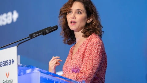 Isabel Diaz Ayuso en el desayuno informativo esta mañana. David Jar