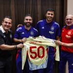 La selección homenajeó a Carvajal por sus 50 partidos con España