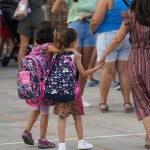 La Junta "regularizará a la mayor brevedad posible" las vacantes en colegios, que suman más de 3.000 plazas