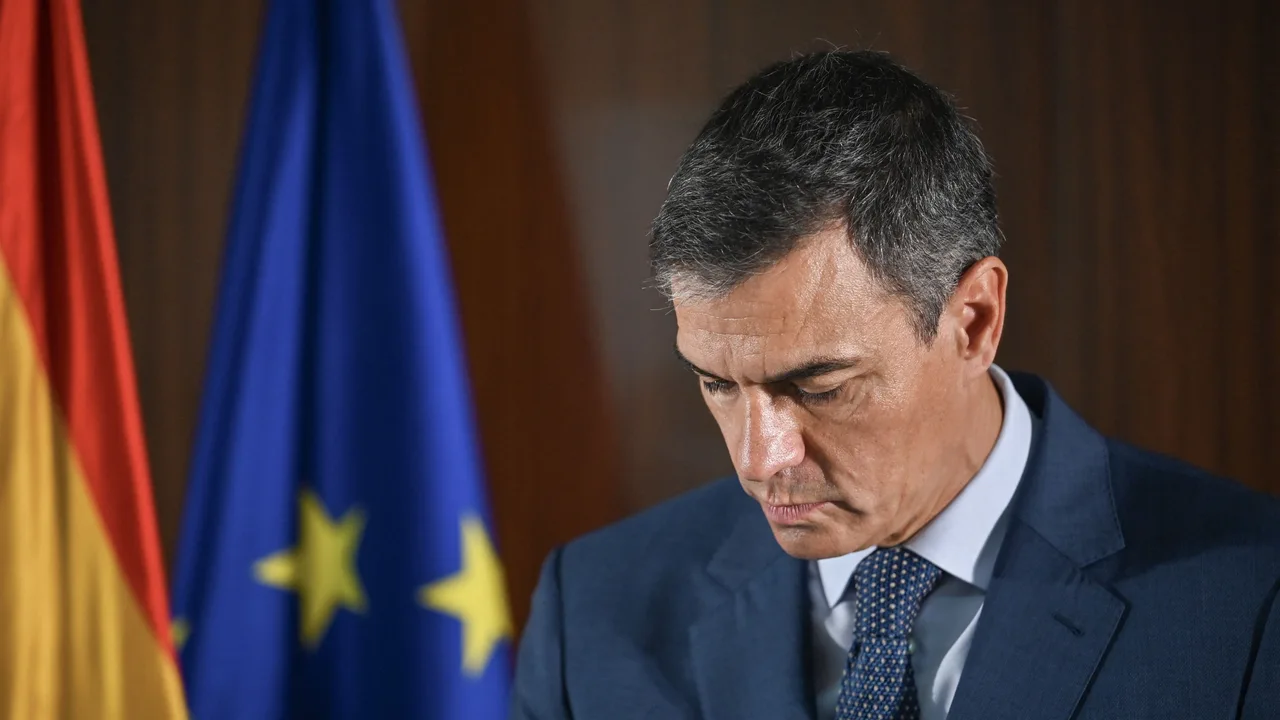 Manos Limpias se querella contra Sánchez en el Supremo por no activar el estado de alarma tras la DANA