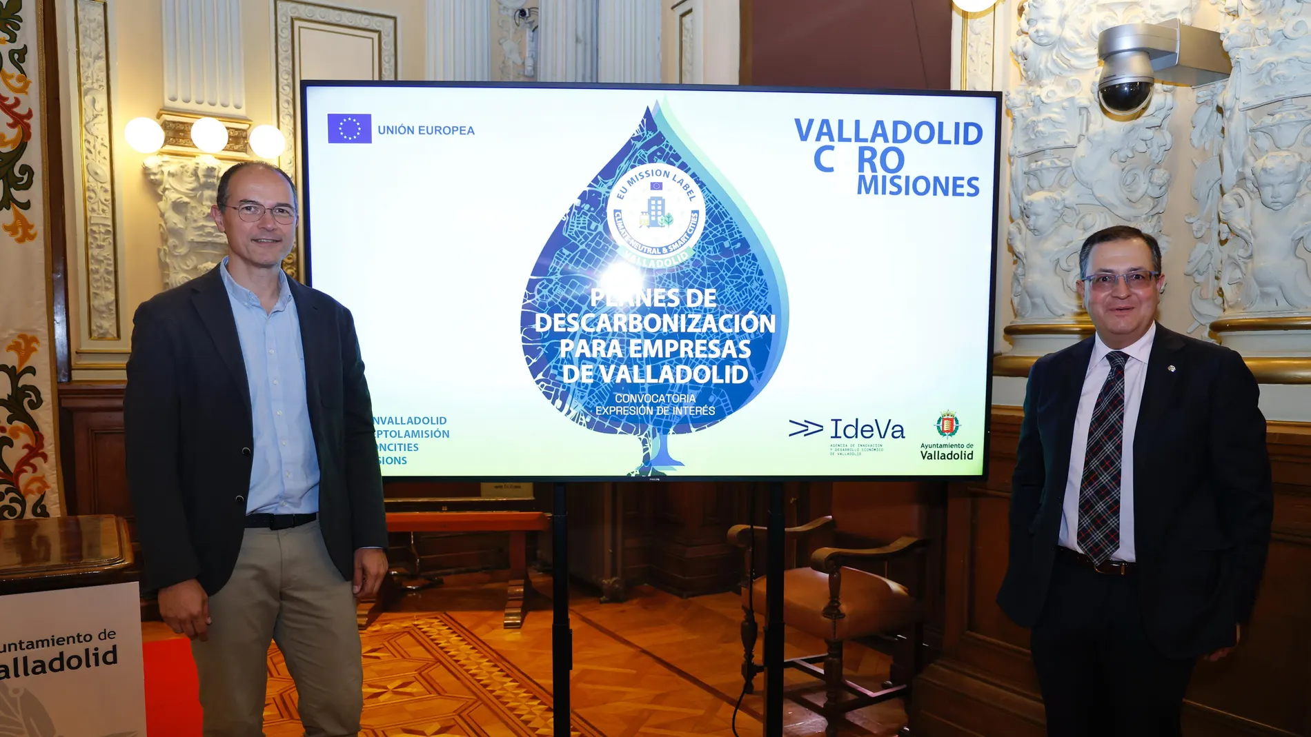 El concejal de Medio Ambiente, Alejandro García Pellitero, y el gerente de la Agencia de Innovación y Desarrollo de Valladolid-IdeVa, Fernando Rubio, presentan los planes