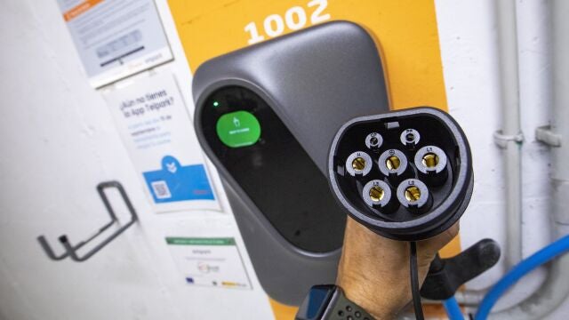 En España actualmente hay 30.000 puntos de recarga, de los que sólo 2.000 son rápidos o ultrarápidos