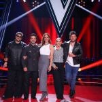 Antonio Orozco, Luis Fonsi, Eva González, Malú y Pablo López posan durante la presentación de la nueva edición de 'La Voz'