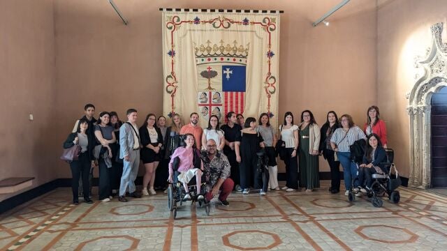 Jóvenes con discapacidad visitan las Cortes de Aragón