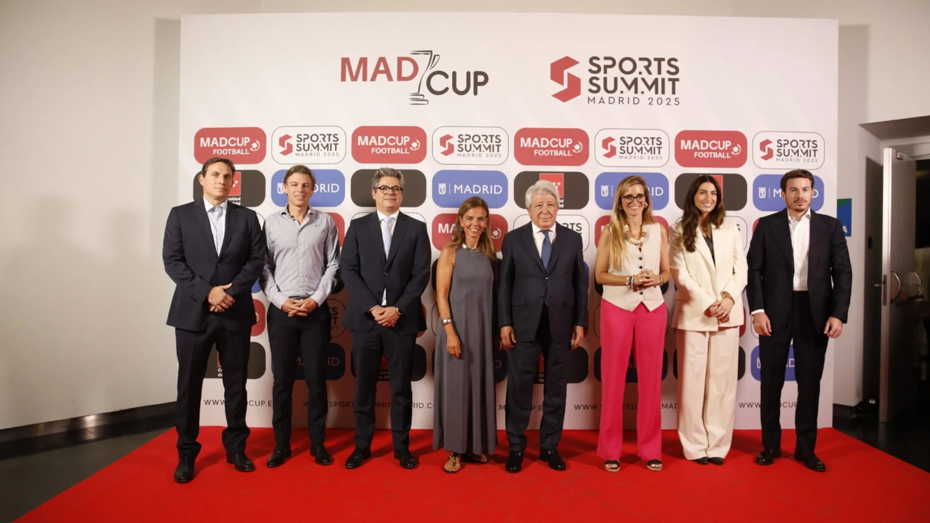 Foto familia de la presentación de Sports Summit Madrid REMITIDA / HANDOUT por AYUNTAMIENTO DE MADRID Fotografía remitida a medios de comunicación exclusivamente para ilustrar la noticia a la que hace referencia la imagen, y citando la procedencia de la imagen en la firma 12/09/2024