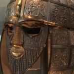 El famoso casco Sutton Hoo, de la época de los primeros anglosajones