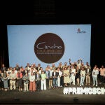 Galardonados y autoridades en la entrega de los Premios Cincho