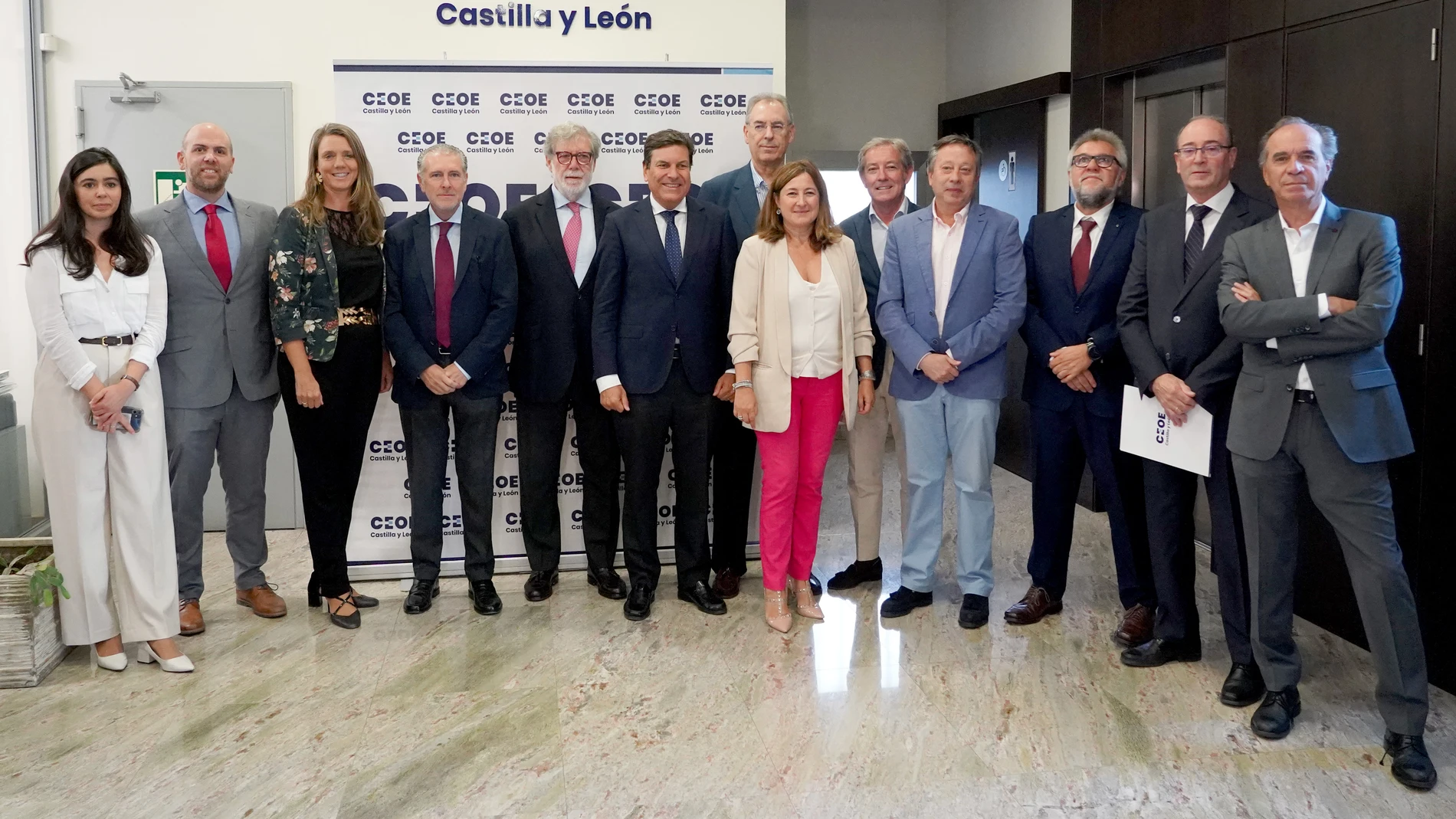 Carlos Fernández Carriedo mantiene un encuentro con representantes de CEOE