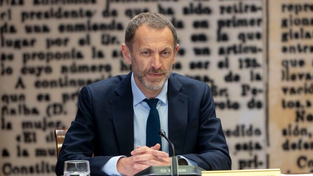 Óscar Puente destituye a Ángel Contreras como presidente de Adif