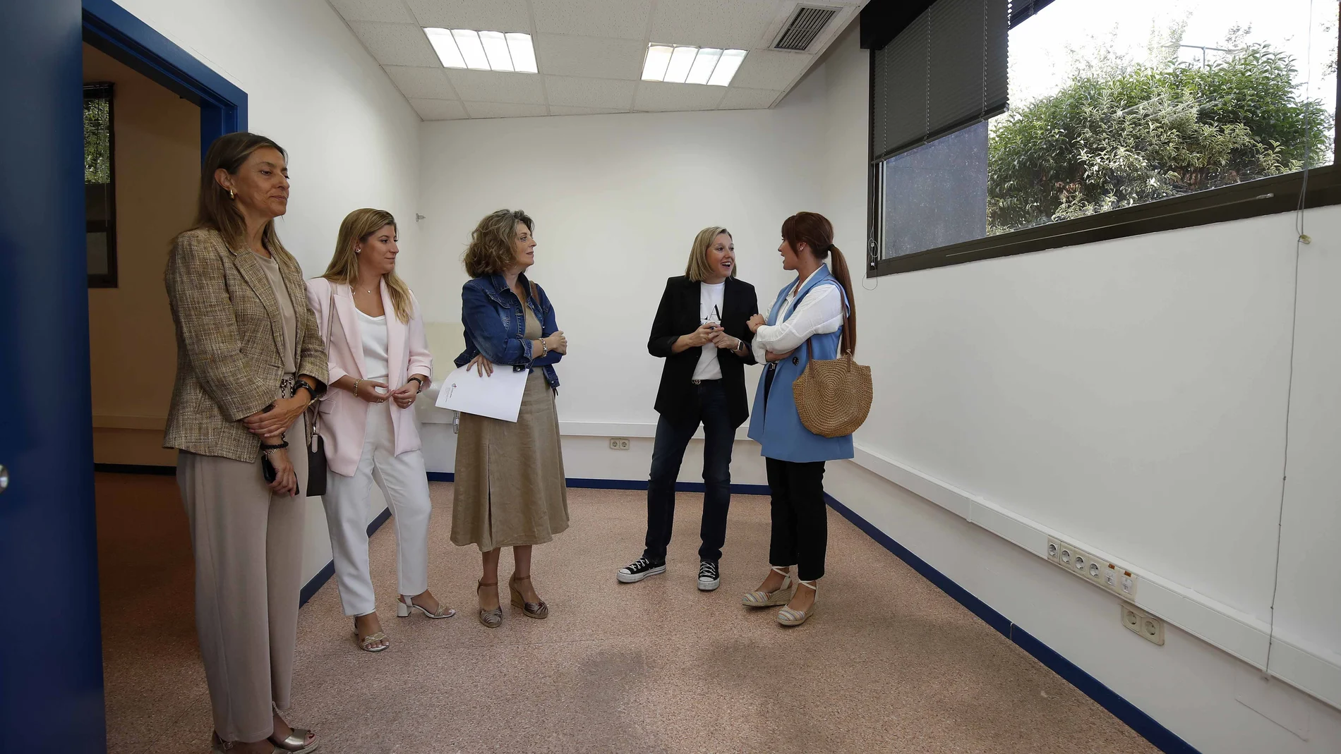 Isabel Blanco visita el centro adquirido en Valladolid