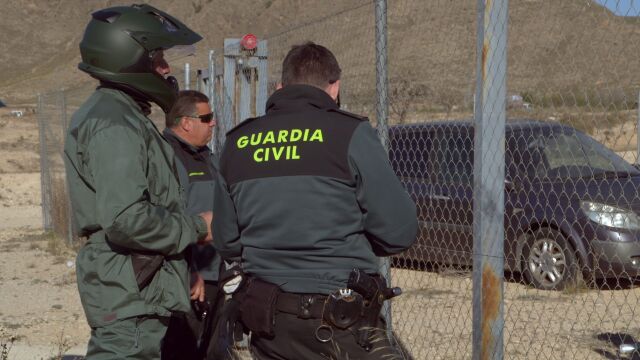 Agentes de la Guardia Civil durante el programa 'Seprona en acción' 