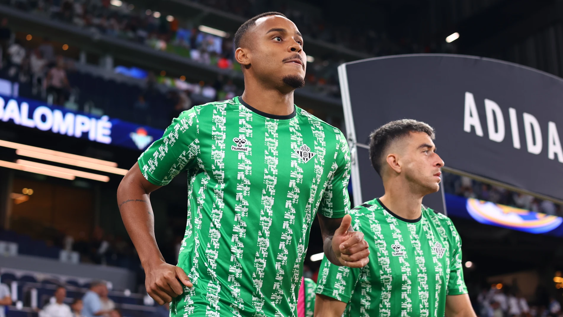 Vitor Roque con el Betis