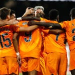 Los jugadores del Real Madrid celebran el segundo gol a la Real Sociedad